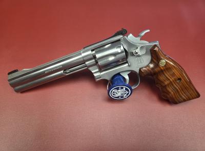 S&W